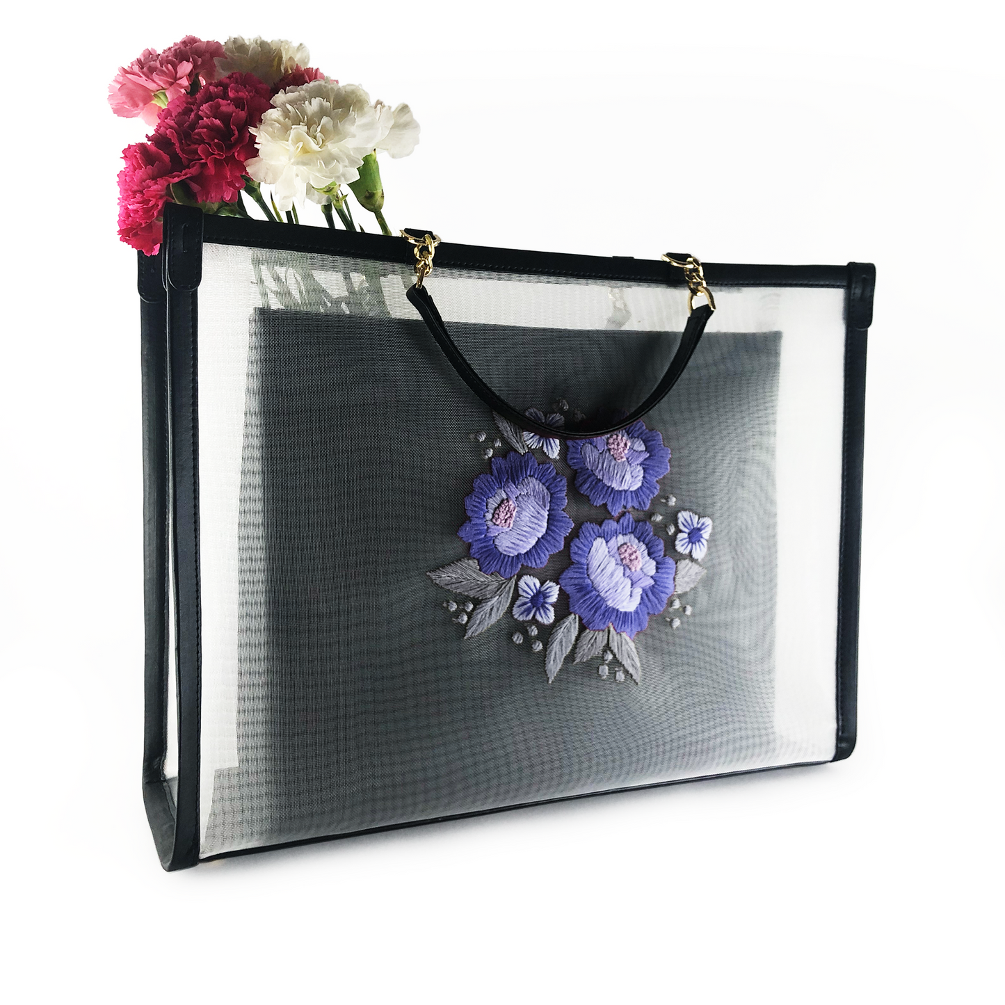 Daisy embroidered mesh tote